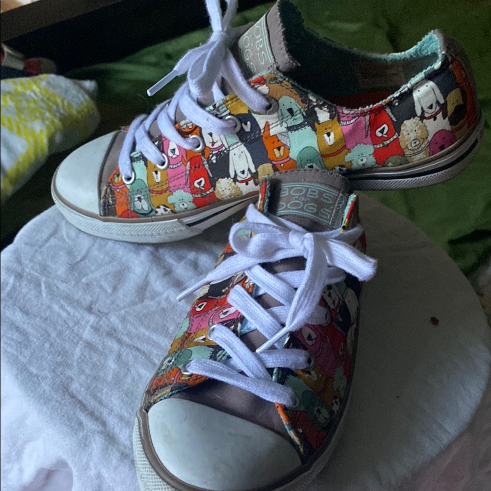 Skechers dog print Vibrant Casual Style